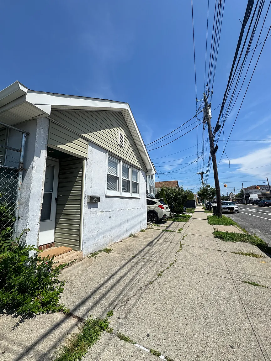House 3